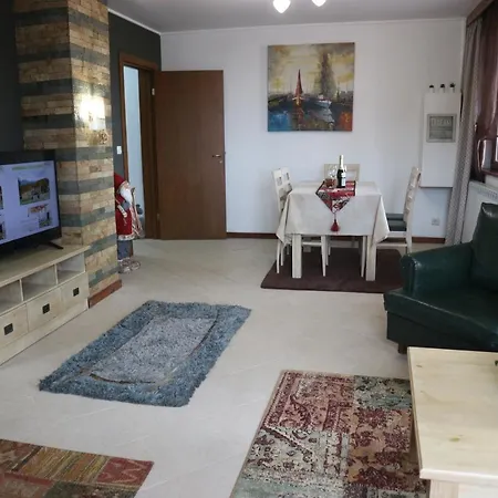 Pirin Golf White דירה בנסקו